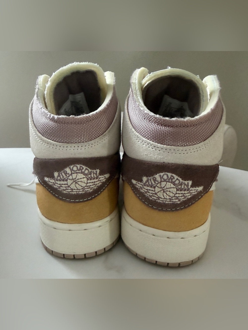 Air Jordan 1 Mid Se Craft Gs Inside Out Taupe Haze DZ4466-102 - Picture 4 of 12